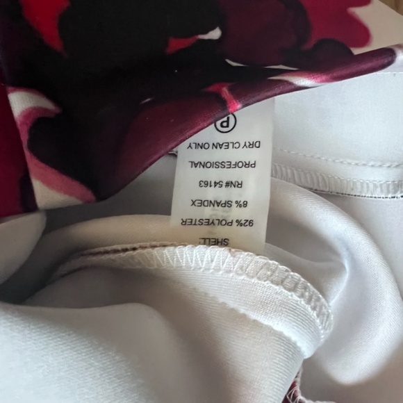 Calvin Klein Dress Floral Red & Black 12P - Picture 4 of 6